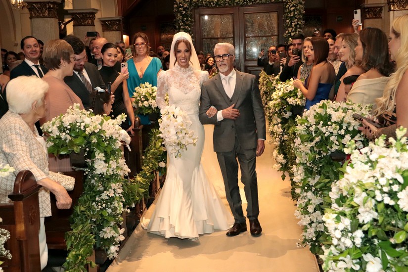 Entrada de Gabryella Correa com o pai Vicente